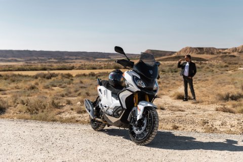 Peugeot scooters en motorscooters - officiële website